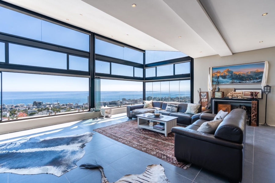 5 Bedroom Property for Sale in Fresnaye Western Cape